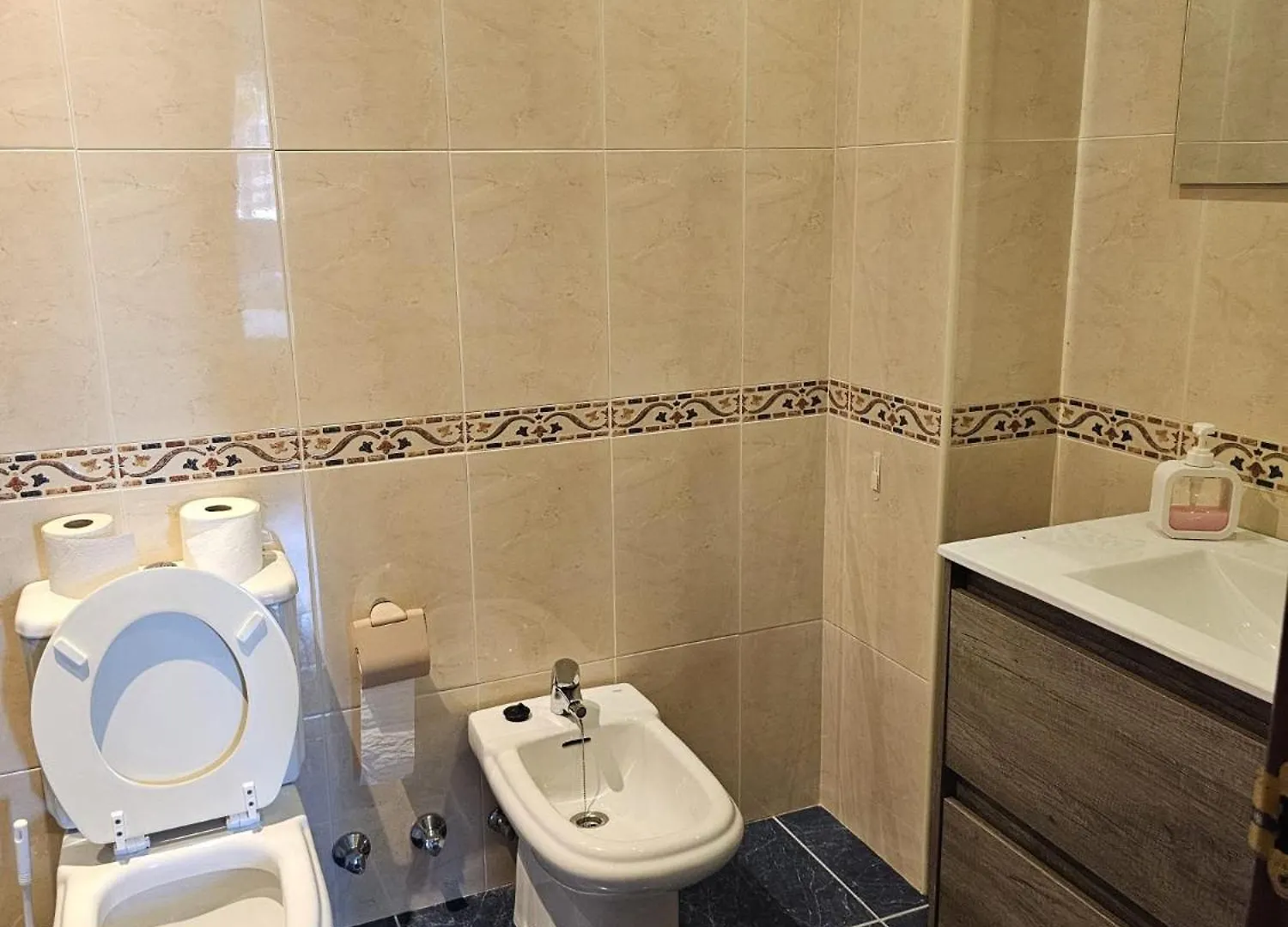 홈스테이 Preciosa Habitacion Centro Malaga Enfrente El Corte Ingles Estacion De Tren Y Metro La Mejor Zona De Malaga Casco Antiguo 스페인